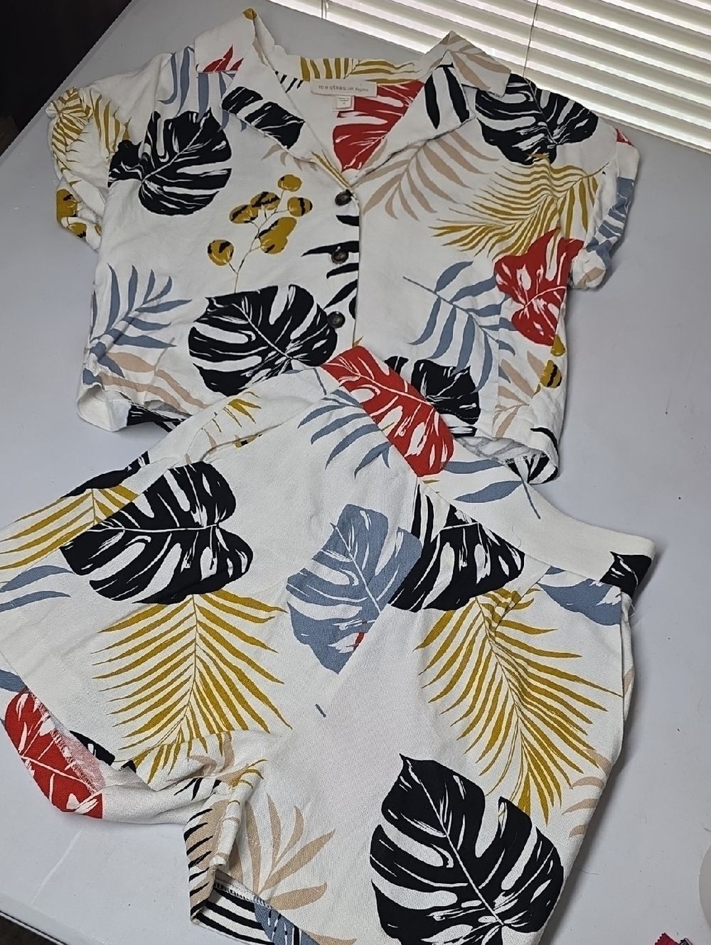 Monteau Los Angeles Hawaiian Floral Crop Top High Waist Short Set Linen NWT S